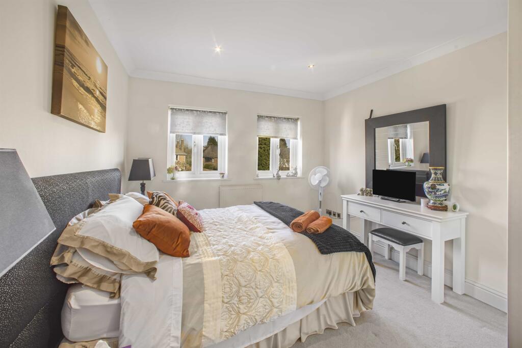 5 bedroom detached house for sale in Eyebrook Road, Bowdon, Altrincham, WA14